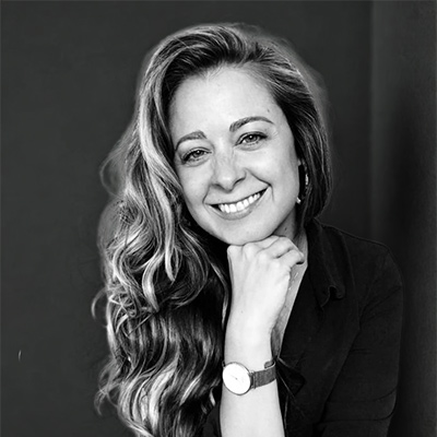 Birgit, Friseurmeisterin und Top-Stylistin bei FRISEUR LOUNGE Johannisthal