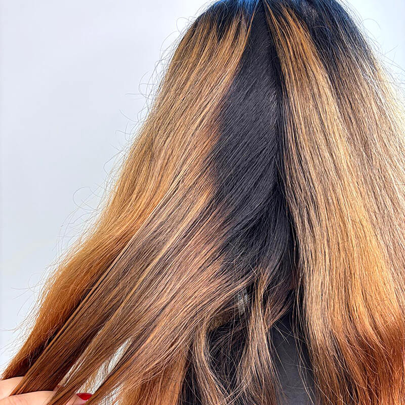 Back to Natural von unseren Farb-Spezialistinnen in der FRISEUR LOUNGE Johannisthal, Berlin: Vorher mit Ansatz