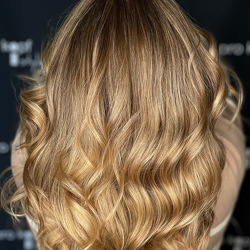 Balayage: Freihand-Strähnentechnik in der FRISEUR LOUNGE Johannisthal, Berlin