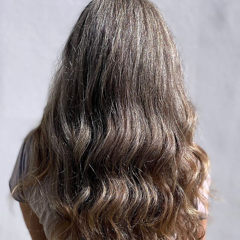 Grey Blending von unseren Farb-Spezialistinnen in der FRISEUR LOUNGE Johannisthal, Berlin