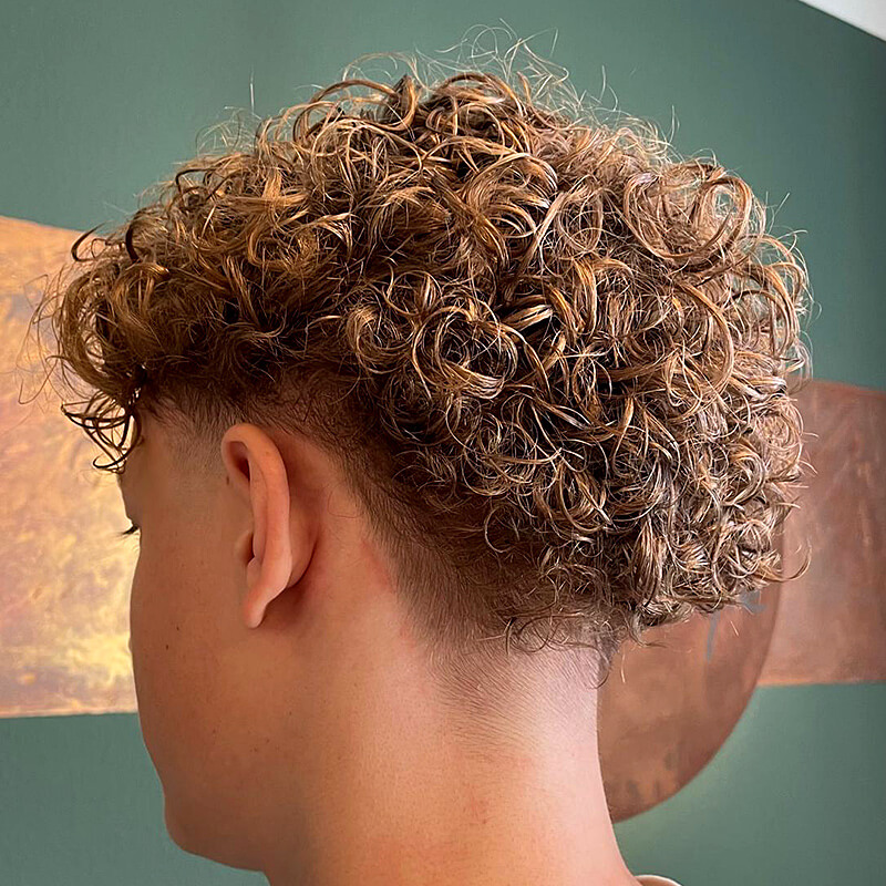 Cool Men Service: Massage, Dauerwelle und Schnitt in der FRISEUR LOUNGE Johannisthal, Berlin